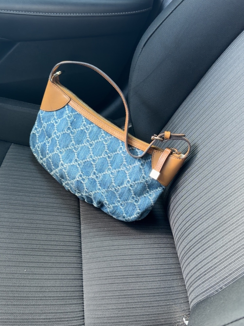 Gucci denim shoulder bag